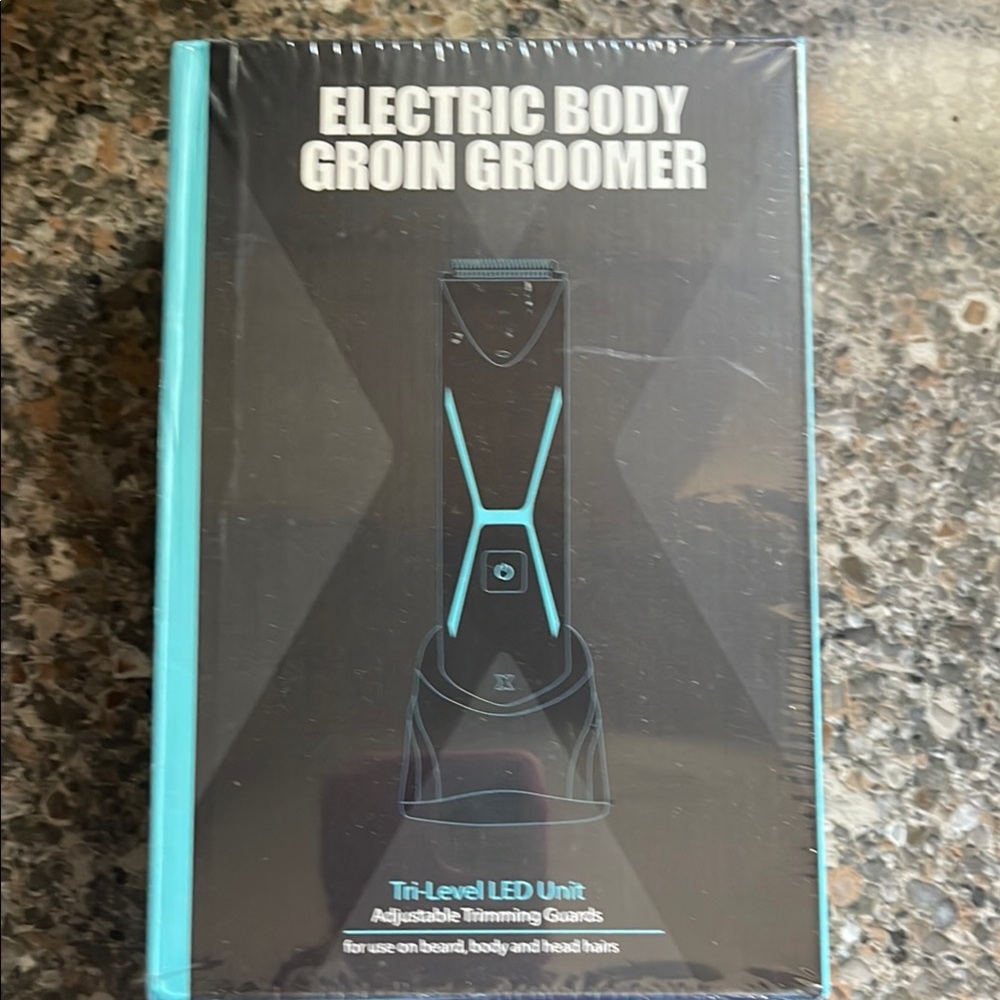 Black and Blue Precision Grooming Tool